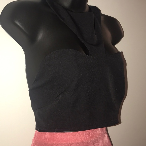 Black Balcony Crop Top - Picture 5 of 8